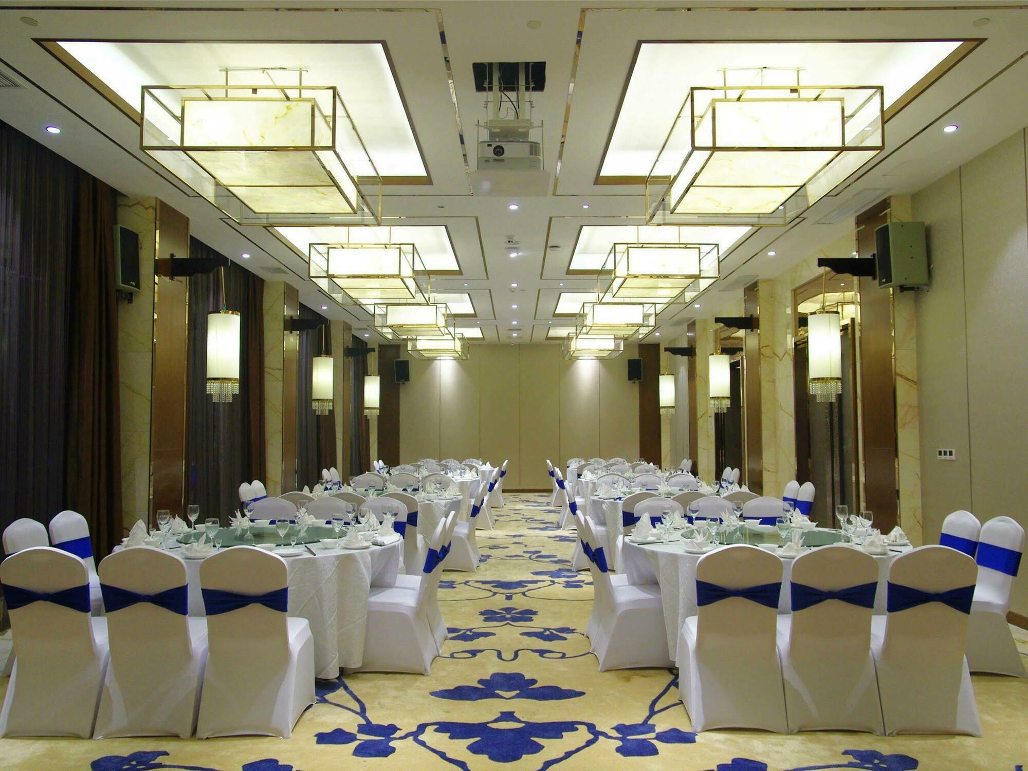 Argyle Grand Hotel Xingyi  Εξωτερικό φωτογραφία